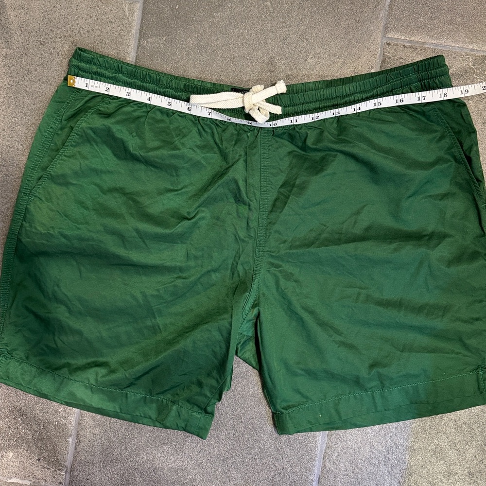 Todd Snyder Men’s Green Drawstring Weekend Shorts (Size XL) - Picture 2 of 6